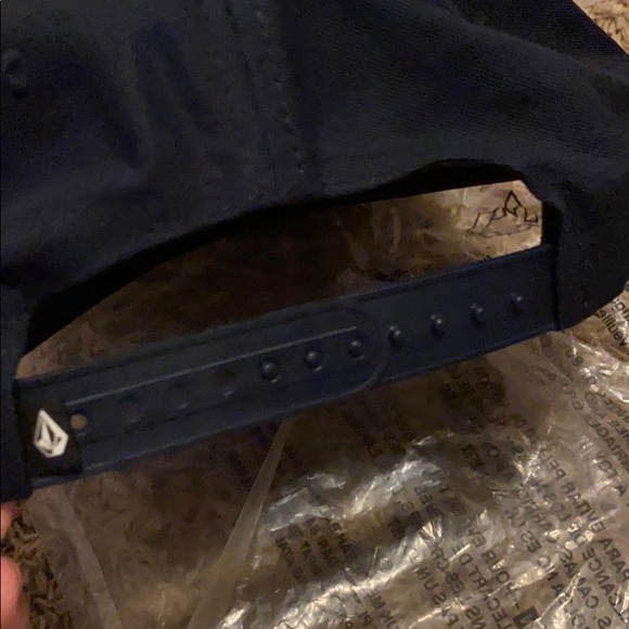 Volcom hat - Picture 5 of 6